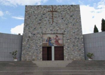 A Madonna Missionaria tre monaci dall'India