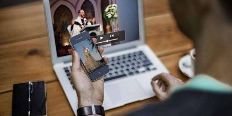 Facebook, Instagram, YouTube a servizio delle parrocchie