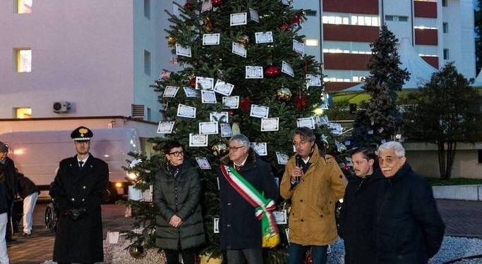 Sull'albero della Quiete le lettere a Gesù Bambino