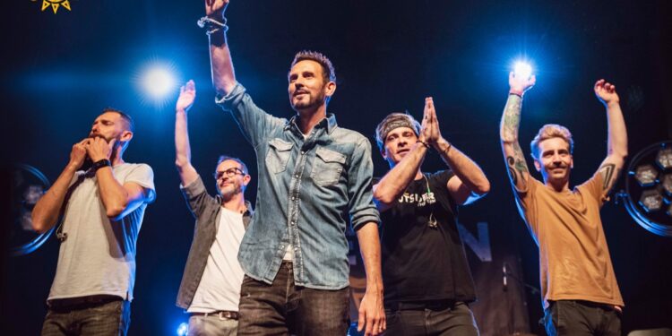 Capodanno controcorrente. A Lignano i The Sun, a Lecco con i più fragili