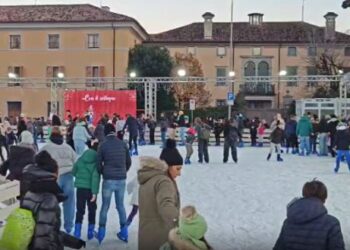 Piazza primo maggio, si pattina fino al 14 gennaio