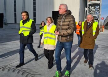 Regione: “Aussa Corno attrattiva”. Vetreria investe 150 milioni di euro