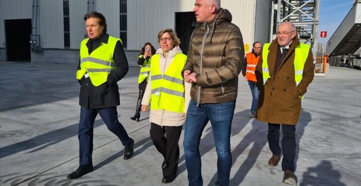 Regione: “Aussa Corno attrattiva”. Vetreria investe 150 milioni di euro