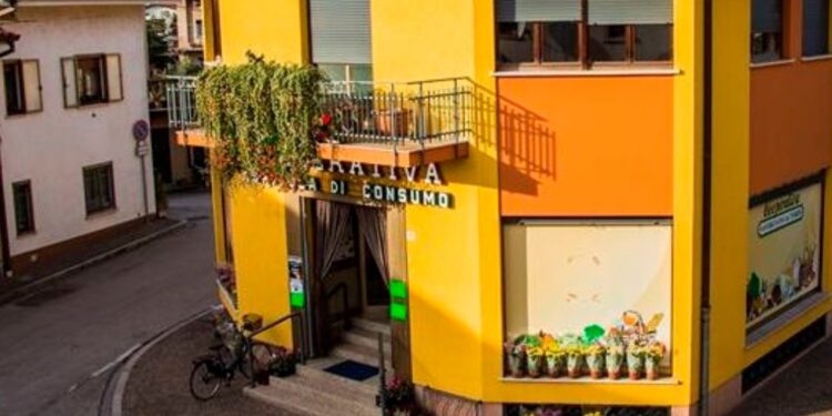 Piccoli negozi di vicinato, aperto il bando per i contributi