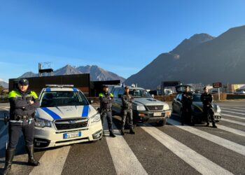 Sicurezza e droga, 90 persone e 30 veicoli controllati in Carnia