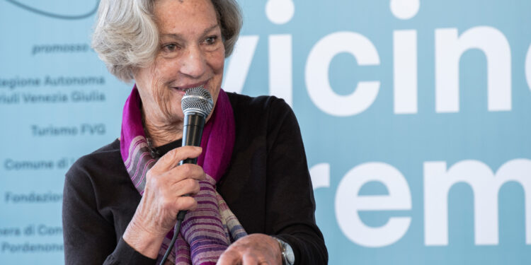 Vicino/lontano interroga sulle “metamorfosi”