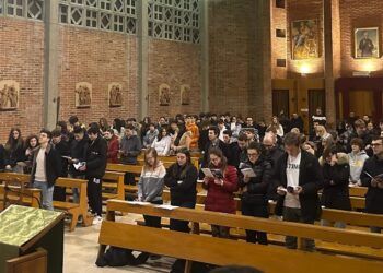 La “movida spirituale” dei giovani. «La preghiera ci ricarica»