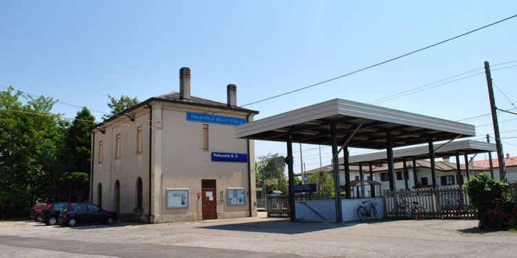 Palazzolo dello Stella. Stazione ferroviaria a nuovo
