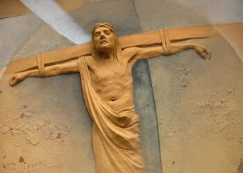 Croci visibili e invisibili