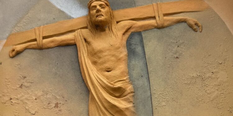 Croci visibili e invisibili