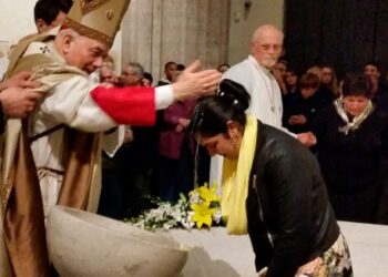 Sei adulti verso il Battesimo la notte di Pasqua in Cattedrale