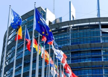 Cala l’interesse per l’Europa? Non guardiamoci l’ombelico