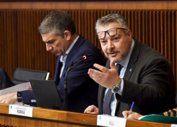 Modifiche alle regole sui ballottaggi. Via libera in Commissione solo coi voti della maggioranza