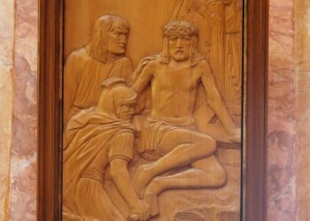 Inchiodati dall’amore, come Gesù in croce