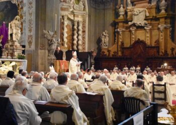 Giovedì Santo, l’abbraccio del clero diocesano all’Arcivescovo