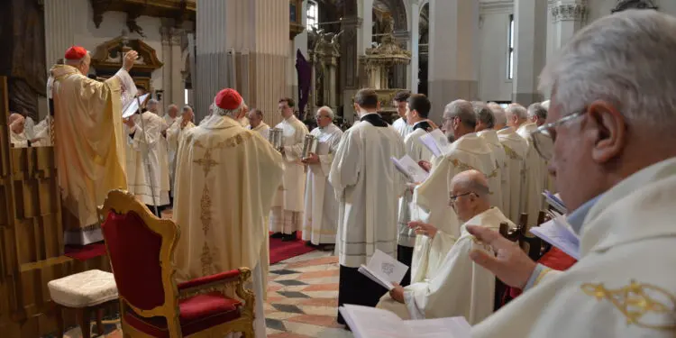 Chiesa in festa per i giubilei di 18 sacerdoti