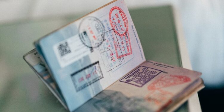 Passaporti, aperta l’agenda per “esigenze straordinarie”