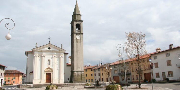 Coderno. Il campanile compie un secolo di vita