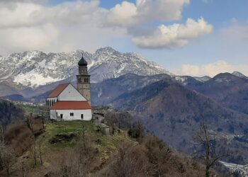 Mons. Mazzocato in visita nella Collaborazione pastorale di San Pietro di Carnia