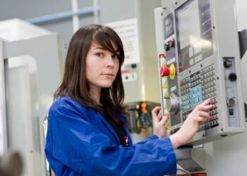 Vescovi: lavori dignitosi e giusti salari