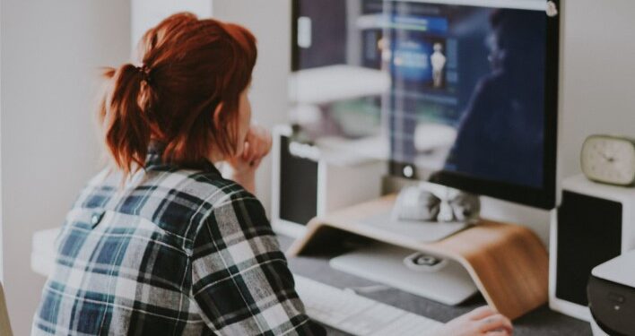 Lavoro, crescono occupazione femminile e indeterminati