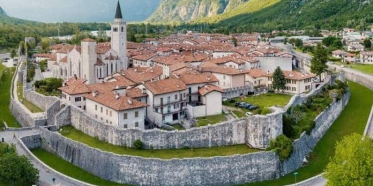 Glesie Furlane, un incontro a Venzone