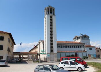 Al Bearzi adorazione eucaristica per giovani