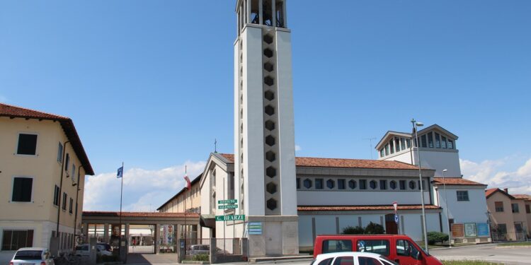 Al Bearzi adorazione eucaristica per giovani