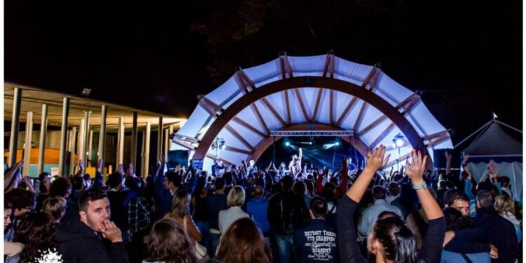 La musica per prendersi cura dei giovani. Ecco “Insolitudine”