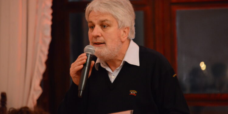 Dino Persello, da 60 anni sul palco a raccontare il Friuli