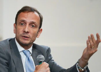 Fedriga: «Meno ingressi dalla rotta balcanica». A Gorizia anche il ministro Piantedosi