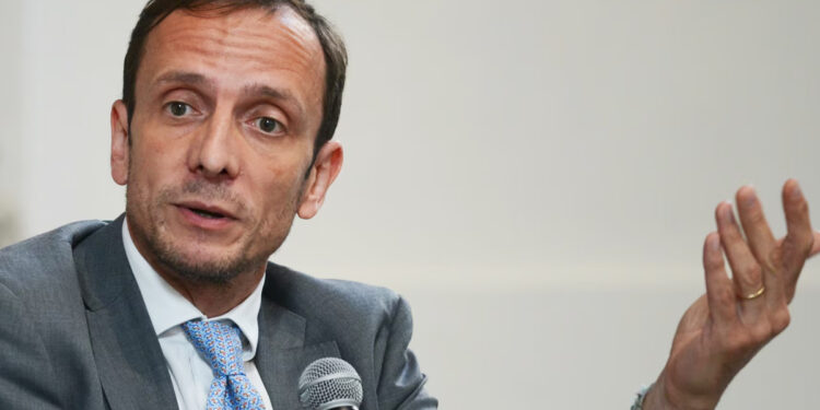 Fedriga: «Meno ingressi dalla rotta balcanica». A Gorizia anche il ministro Piantedosi