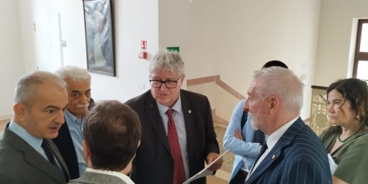 Violenze a Udine. Più pattuglie ed esercito in centro. E niente vendita di alcol dopo le 21, dopo l’una neppure nei locali