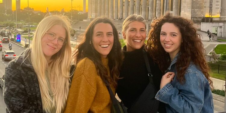 Dieci giovani e il loro anno speciale in Etiopia, Grecia ed Argentina