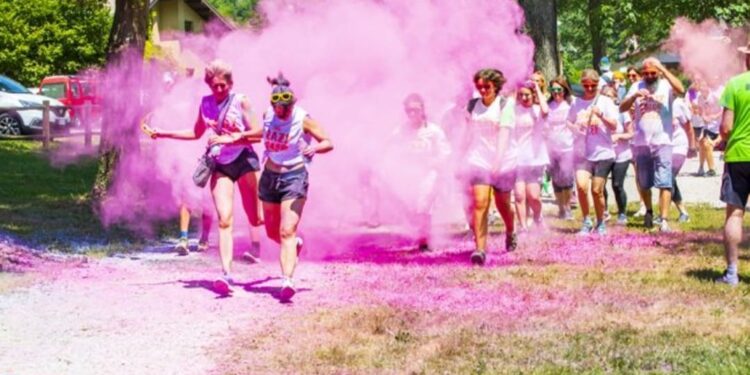 Al Lago di Cavazzo, domenica 2 giugno, la corsa benefica “Crazy Color Run”