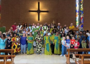 A San Pio X diverse lingue e comunità unite nella preghiera