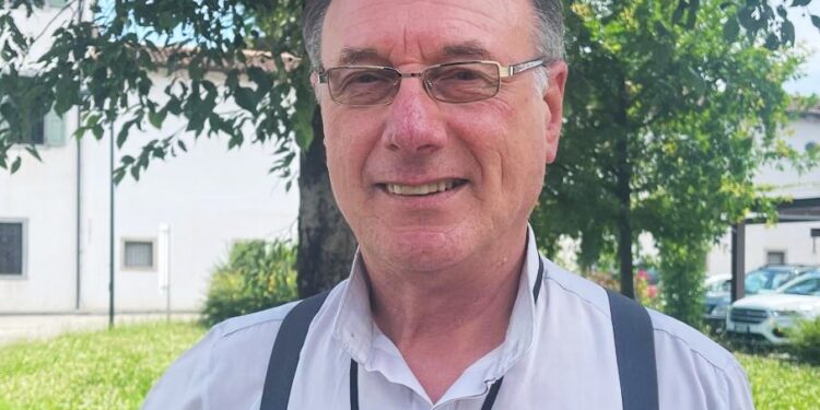 Il vescovo Infanti Della Mora dalla Patagonia al Friuli: «Il consumismo uccide i poveri del mondo»