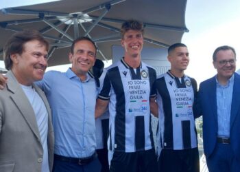 Udinese, la nuova maglia è un tuffo nell’epoca di Zaccheroni