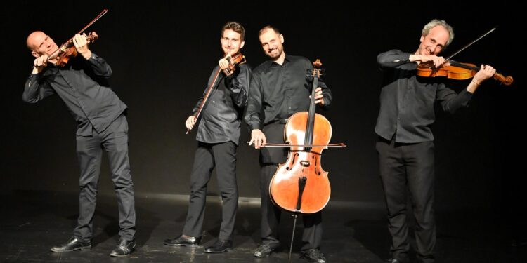 Carniarmonie. Piazzolla, teatro e “libri viventi”