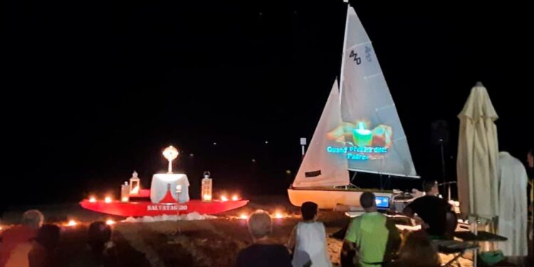 Lignano, Messa in riva al mare dal 1° agosto. E il 31 luglio c’è don Epicoco