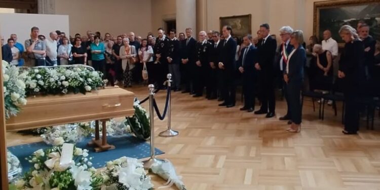 In centinaia per dire addio a Tominaga. L’arcivescovo Lamba: «Un uomo che ha fatto la volontà di Dio»