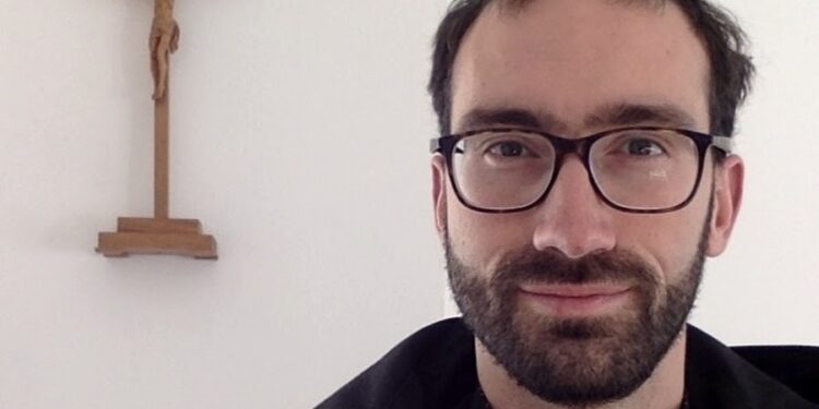 La missione on-line di don Pietro Giassi. Ogni giorno “Un minuto da Dio” su YouTube