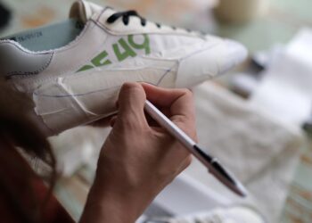 Gonars. Nuova fase di sviluppo dell’azienda dove nascono le scarpe che rendono il pianeta migliore