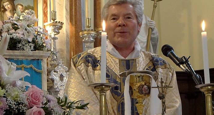 Addio a don Roberto Borlini, parroco tra le comunità di lingua slovena a Subit e Forame