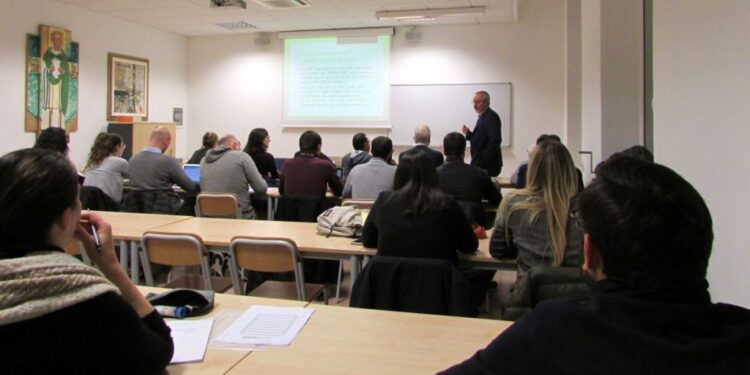 Teologia: laici e seminaristi a lezione insieme
