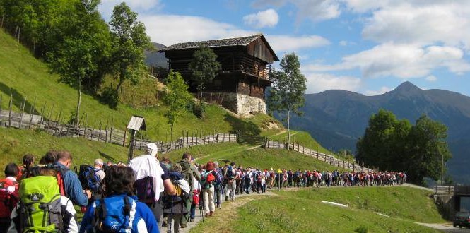 Maria Luggau. Sei giorni a piedi, in preghiera, per implorare la pace
