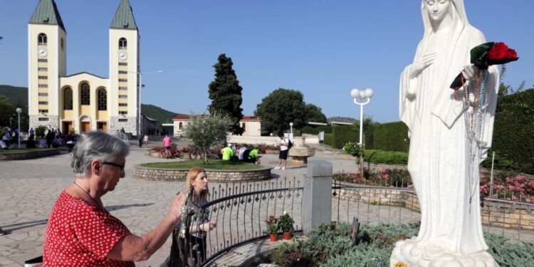 Medjugorje, i «frutti positivi» fanno approvare i pellegrinaggi. Ma non le apparizioni
