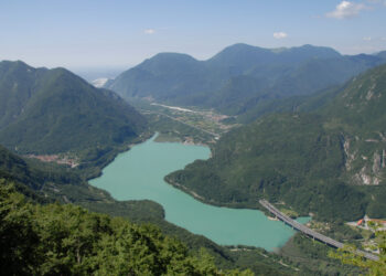 Alesso. Si presenta il libro sul primo tentativo di valorizzazione turistica del Lago di Cavazzo
