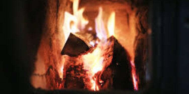 Vecchie caldaie, stufe e camini a legna, fino a 4mila euro per sostituirli