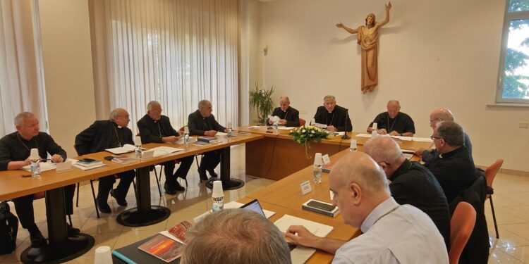 Vescovi del Nordest: valorizzare l’identità dei diaconi permanenti